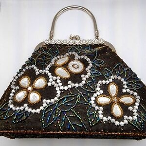 Far Nine Retro Floral Bead Design Purse w Metalic Handl Black 6" Tall 8.5" Wide